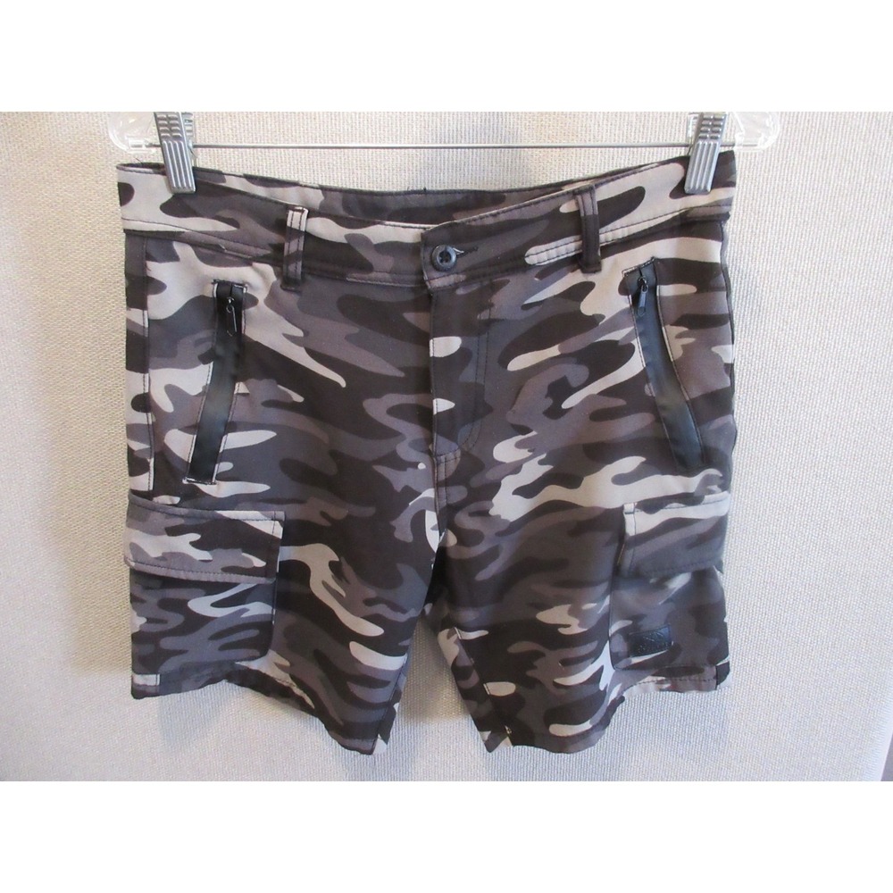 Ring Of Fire 8" Camo Cargo Shorts Size 30